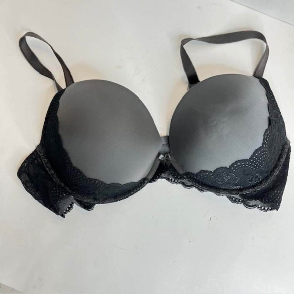 Torrid Gray and Black Lace Bra Size 40D